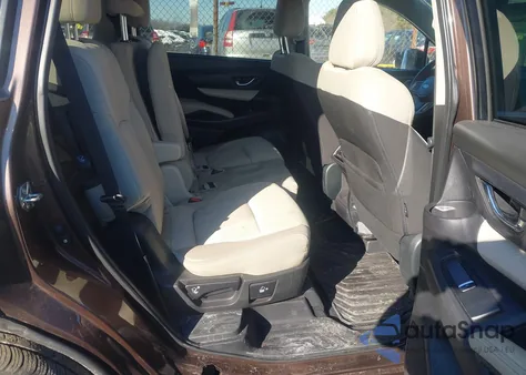 2019 Subaru Ascent Premium z USA, uszkodzony, nr VIN 4S4WMACDXK3432210
